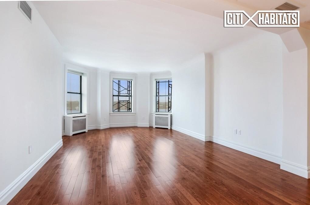 Foto principal - 125 Riverside Dr