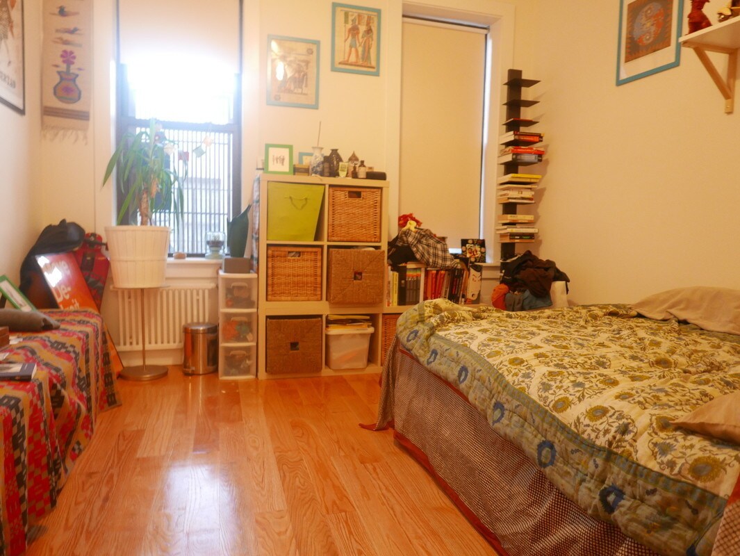 Foto principal - 184 E 4th St