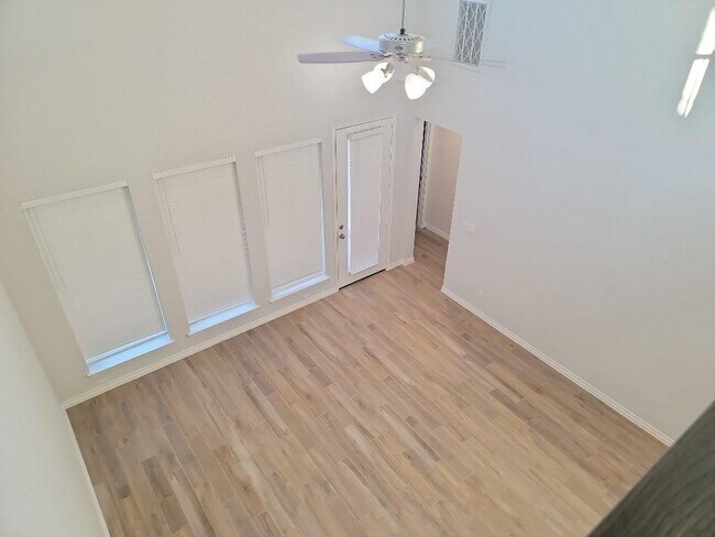 Building Photo - 528 Gerona Ct