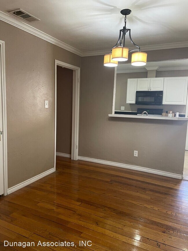Foto del edificio - 2 br, 1 bath House - 612 N Chestnut St
