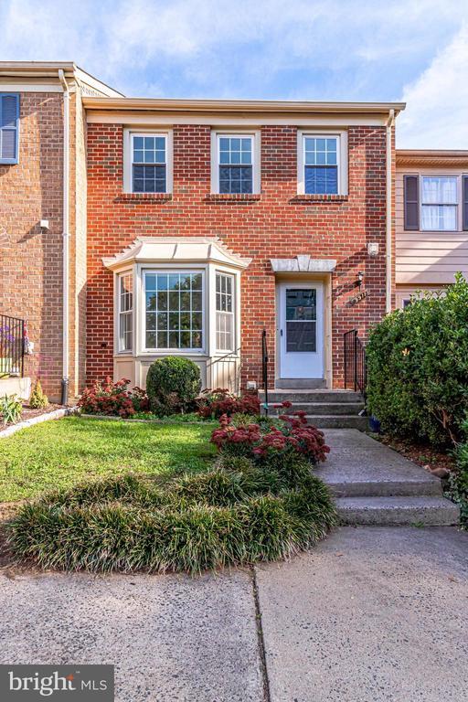 Building Photo - 9911 Whitewater Dr