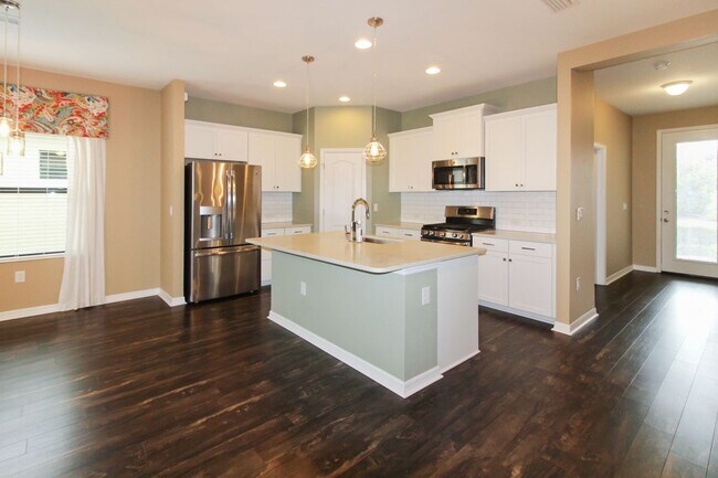 Building Photo - 208 Rosolina Ct