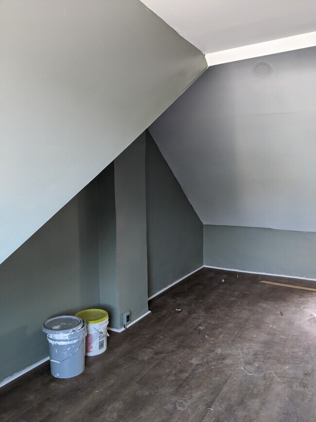 1044 Pear St, Reading, PA 19601 House Rental in Reading, PA