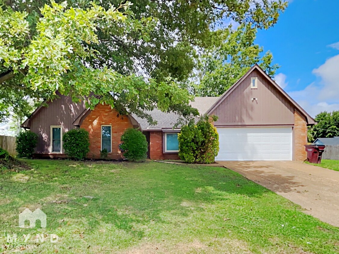 Foto principal - 6718 Lake Point Cir