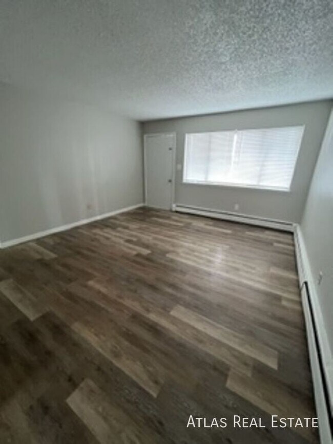 Foto del edificio - 2112 Friendship Pl