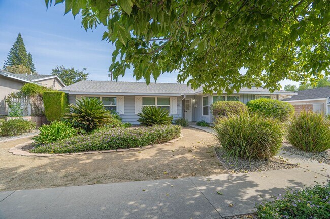 Building Photo - Beautifully Remodeled Single-Story 3-Bedro...