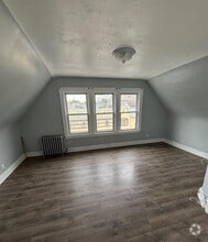 Building Photo - 624 E 26th St