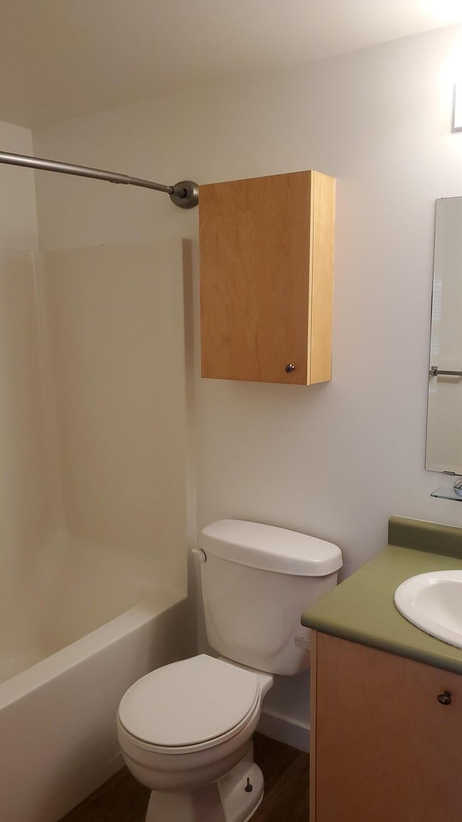 Building Photo - 238-238 Selby St