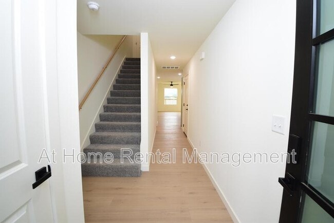 Building Photo - 2811 E 81st Pl
