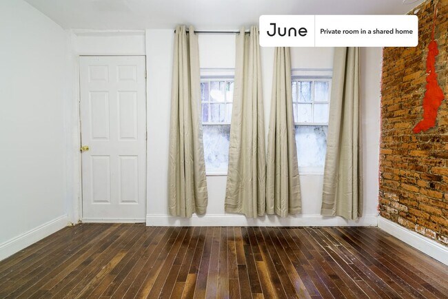 Foto del edificio - Room in Shared 5 bed/1.5 bath home