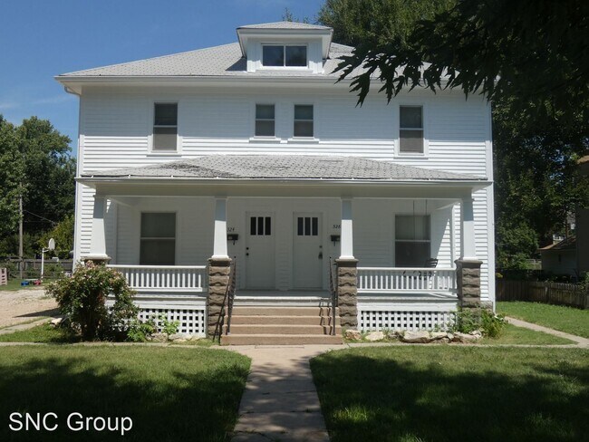 Building Photo - 2 br, 1.5 bath House - 326 E. 2nd St