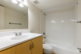 2 Bed /1 Bath 2nd Floor - Sailpoint Bay Apartments