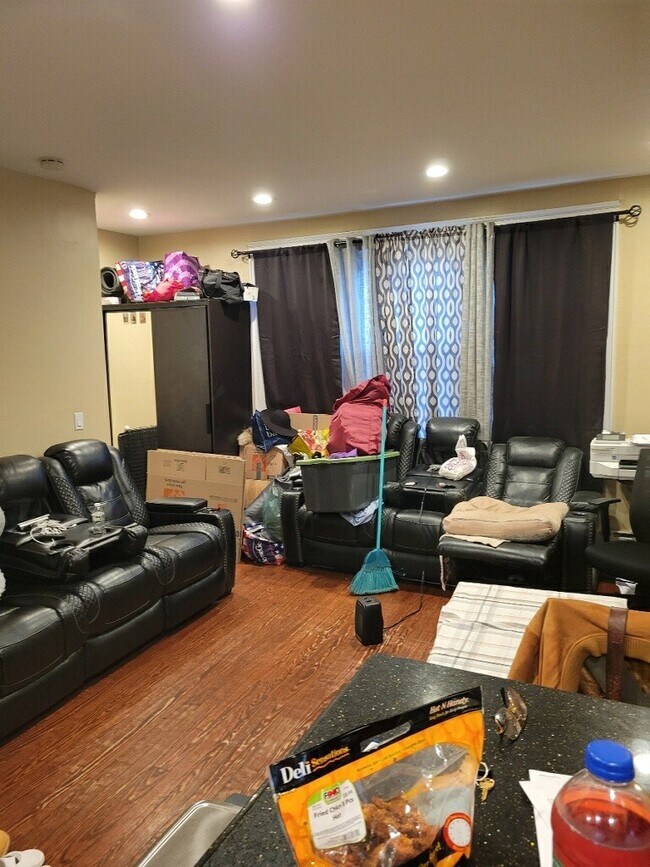 208 Terrace Ave, Jersey City, NJ 07307 Townhome Rentals in Jersey