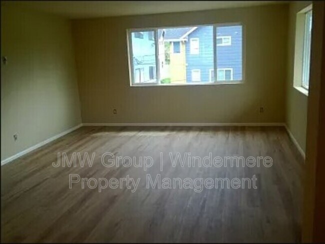 Foto del edificio - 5215 38th Ave SW