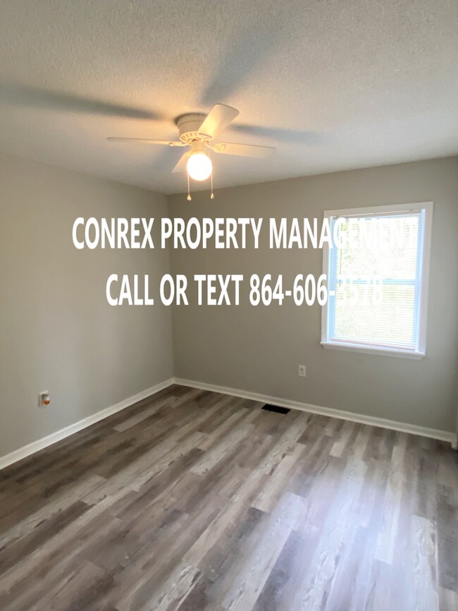 Building Photo - JUST LISTED!