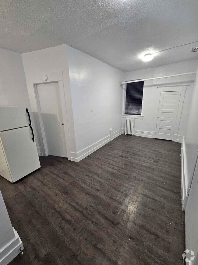 Building Photo - 501 McMillan Ave