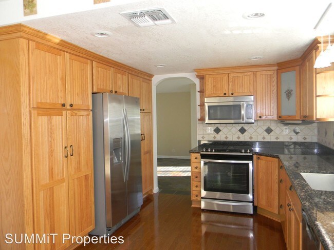 Building Photo - 4 br, 2.5 bath House - 213 Alder Crest Way