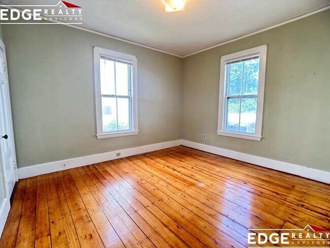 Foto del edificio - 55 Rindge Ave