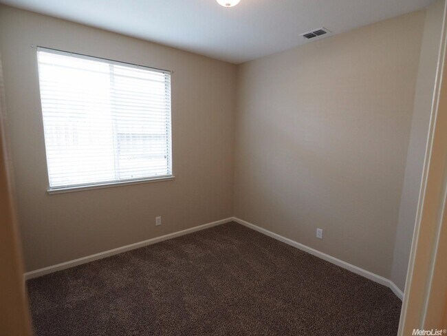 Building Photo - 2258 Clapton Way