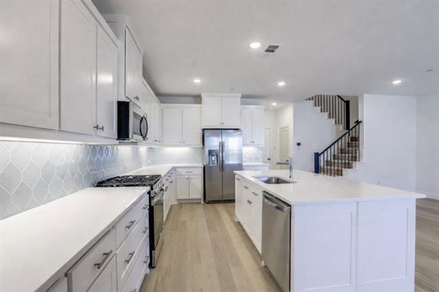 Foto del edificio - 8861 Scarp Hl Ln