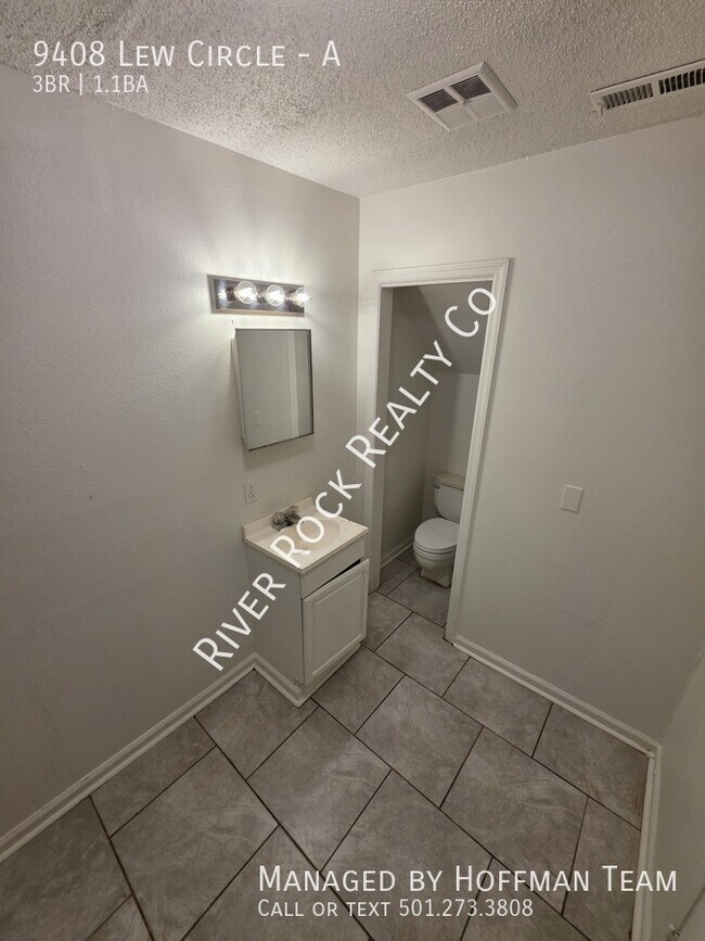 Foto del edificio - 9408 Lew Cir