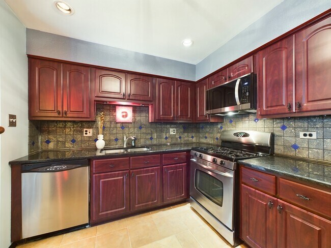 Building Photo - 1606 Thames Ct