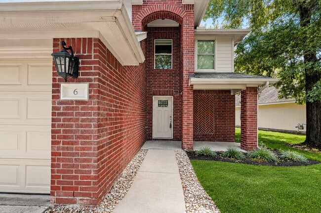 Building Photo - 6 Thicket Grove Pl