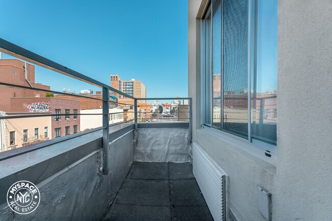 Building Photo - 286 Stanhope St