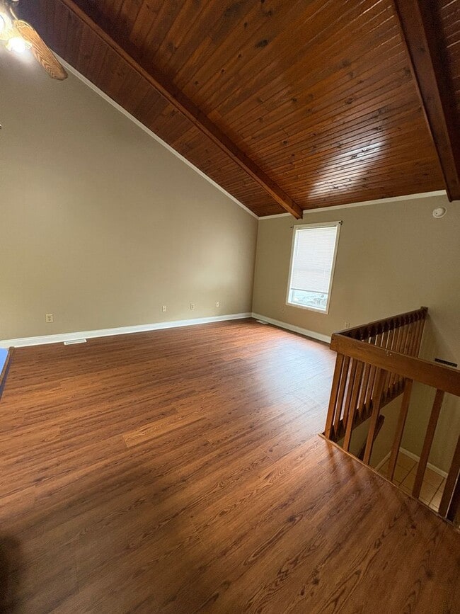 Building Photo - 1136 Dale Dr
