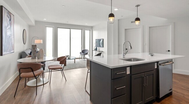 Building Photo - 26 Hichborn St