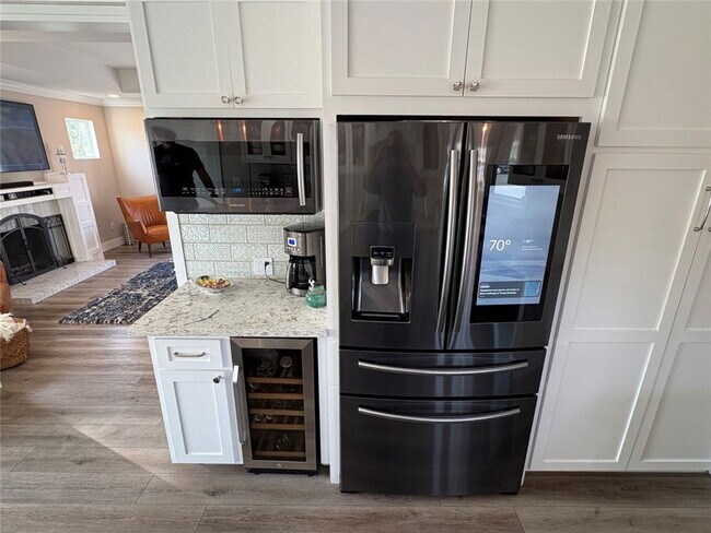 Foto del edificio - 15471 Victoria Ln