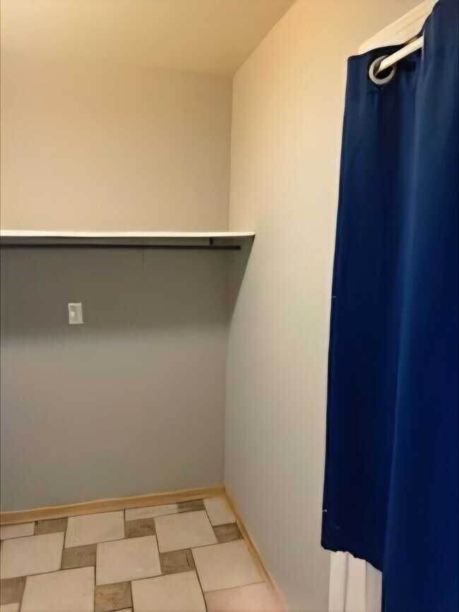 Laundry Room - 1033 Windsor Rd