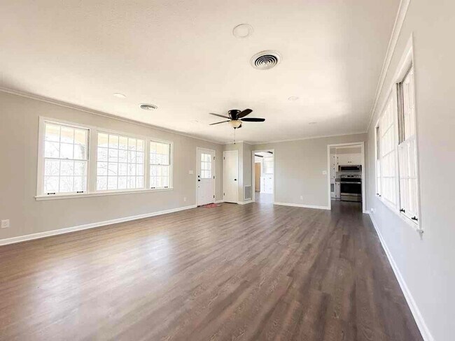 Foto del edificio - 2308 Bluecutt Rd