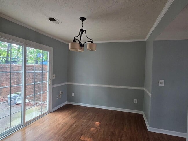 Foto del edificio - 876 Indian Lake Dr NW