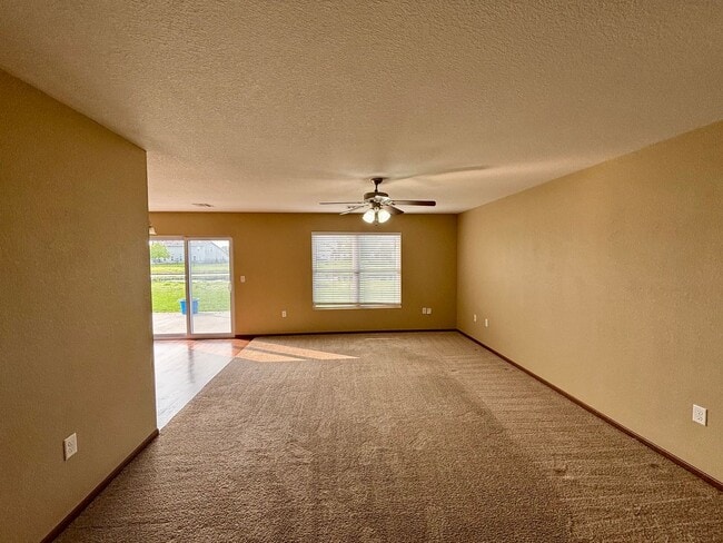 Building Photo - Room to Live, Space to Enjoy – 4 Bed / 2.5 Bath Duplex in East Manhattan