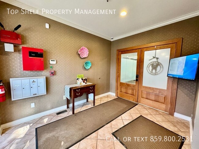 Building Photo - Large Commercial Space with All Utilities ...