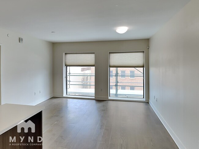 Building Photo - 1080 Sutter St