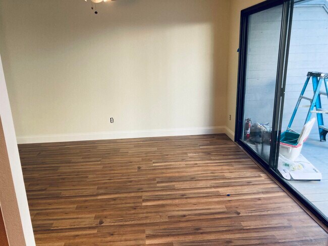 Building Photo - 810 America Way