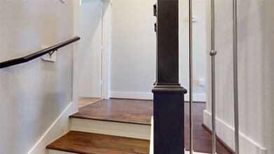 Building Photo - 711 Schwartz St