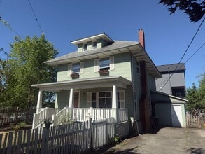 Building Photo - 4853 NE 6th Ave