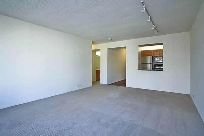 Building Photo - 240 E Wacker Dr