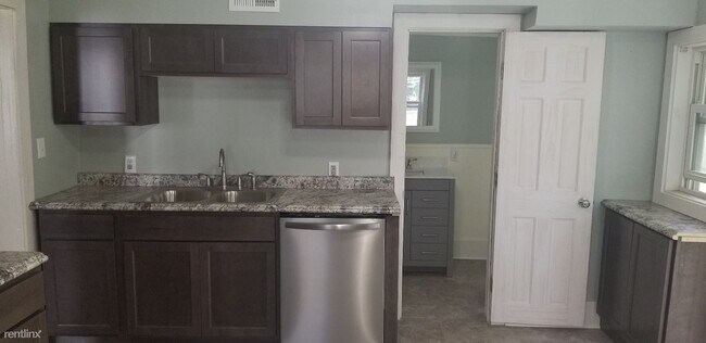 Foto del edificio - 631 Prospect Ave NE