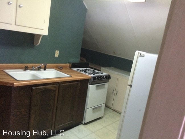 Building Photo - 893 Fry St