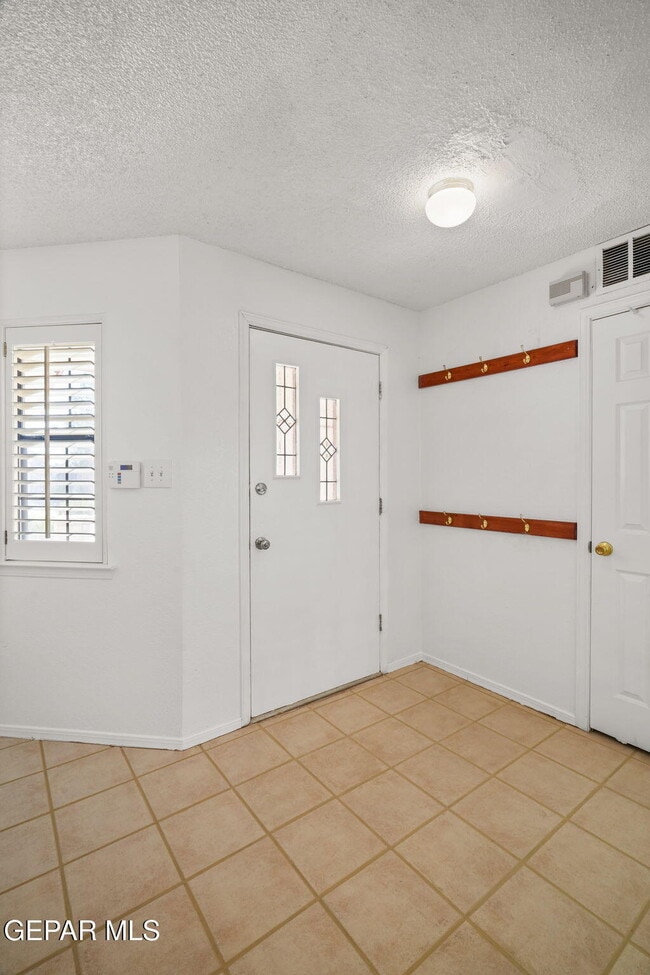 Building Photo - 568 Mogollon Cir