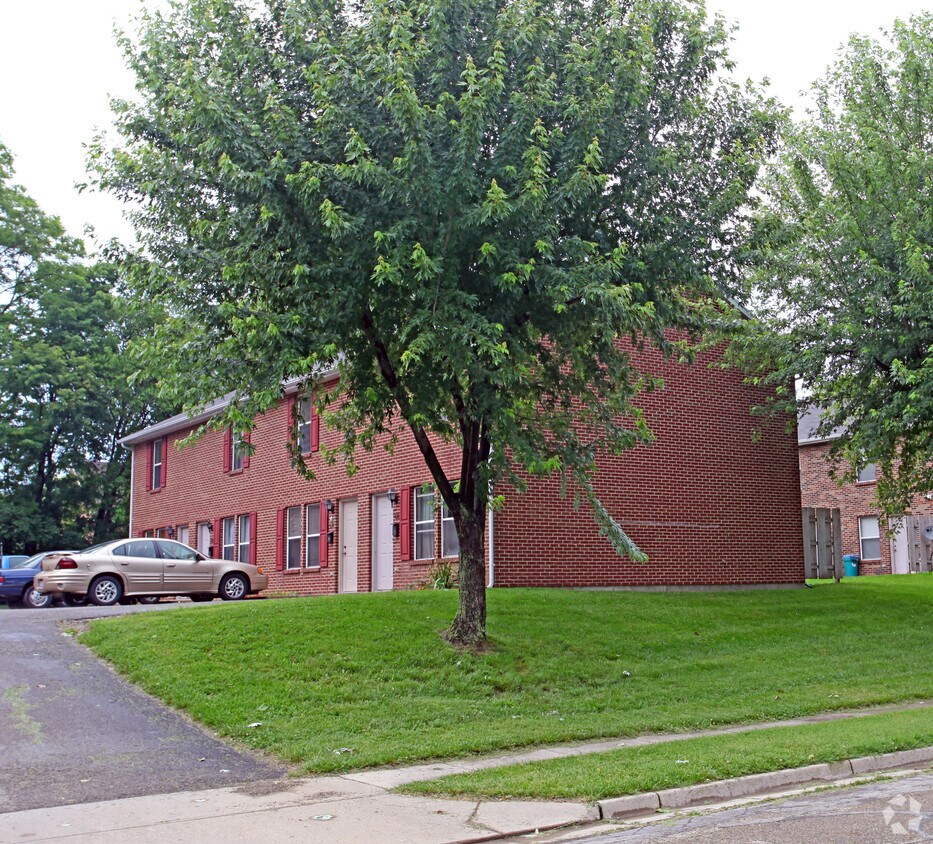 Building Photo - 112-138 Brusman Dr