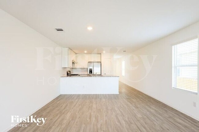 Foto del edificio - 1347 White Willow