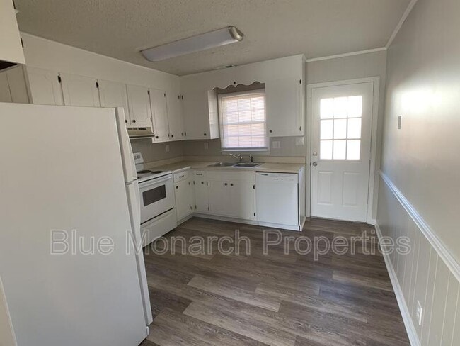 Photo - 221 Welch Ave Apartment