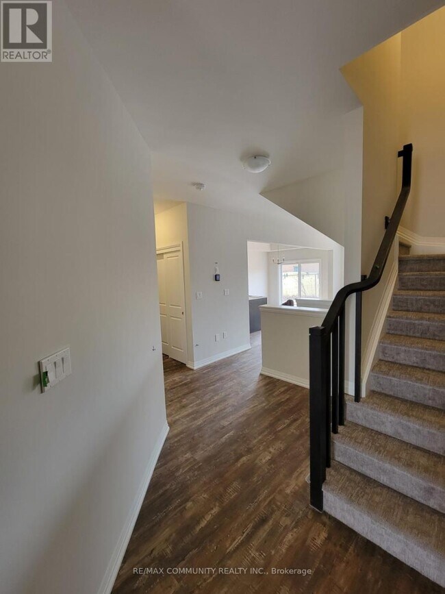 Photo du bâtiment - 4552-4552 Portage Rd
