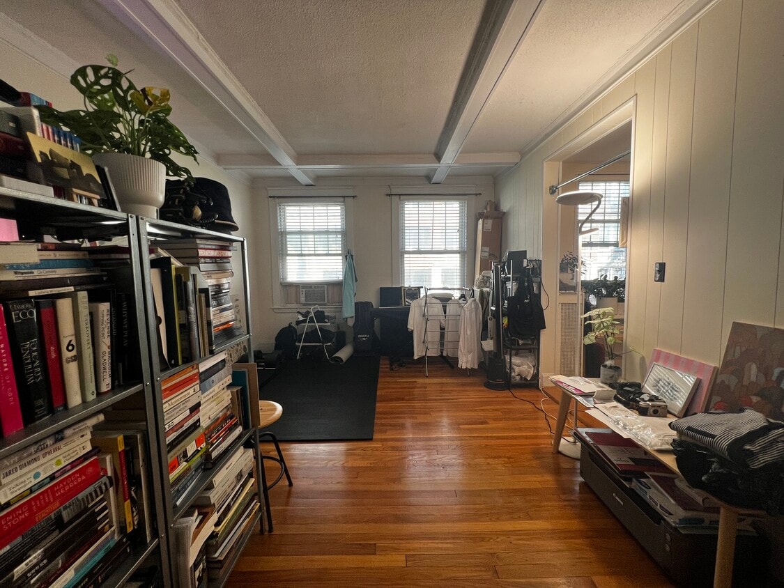 Primary Photo - 124 Sutherland Rd