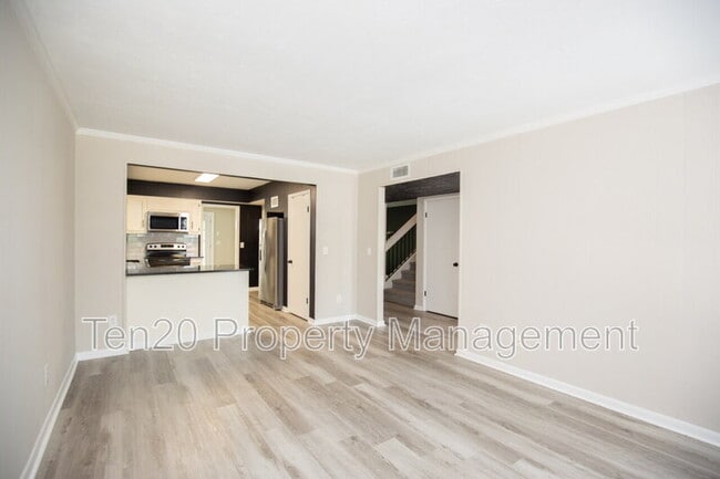 Foto del edificio - 2525 Norris Rd